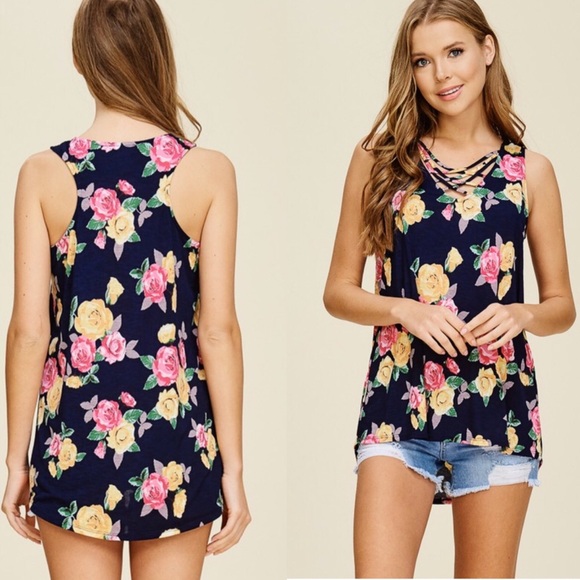 🔥Criss-Cross Sleeveless Floral Top - Picture 2 of 7